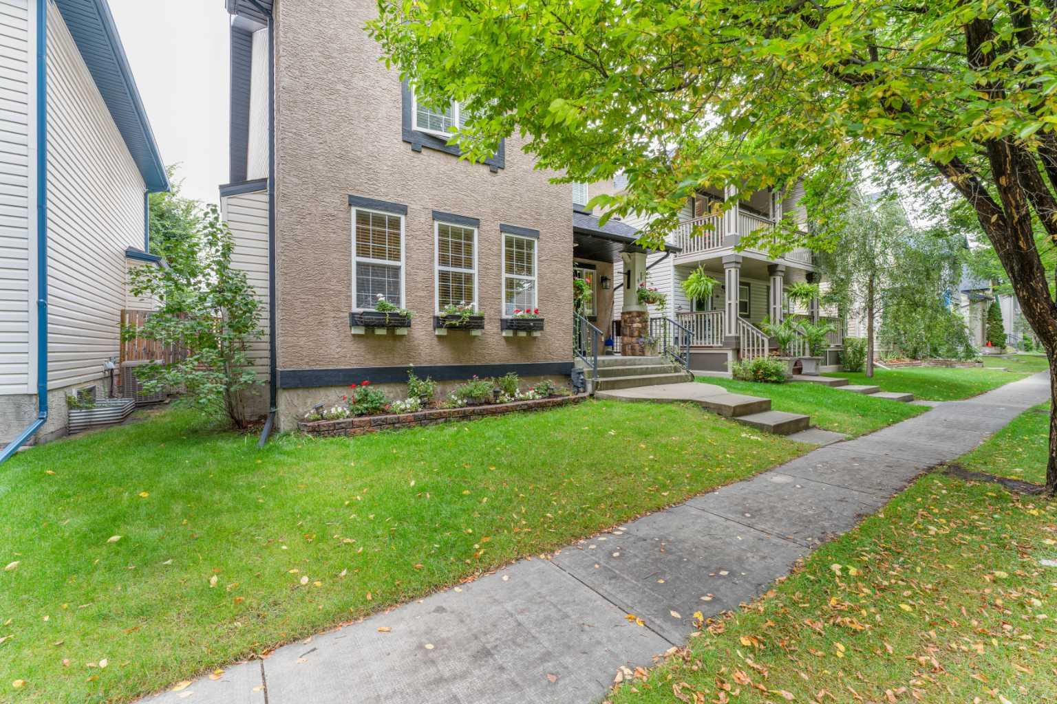 43 Elgin Drive SE, T2Z 3Y7
