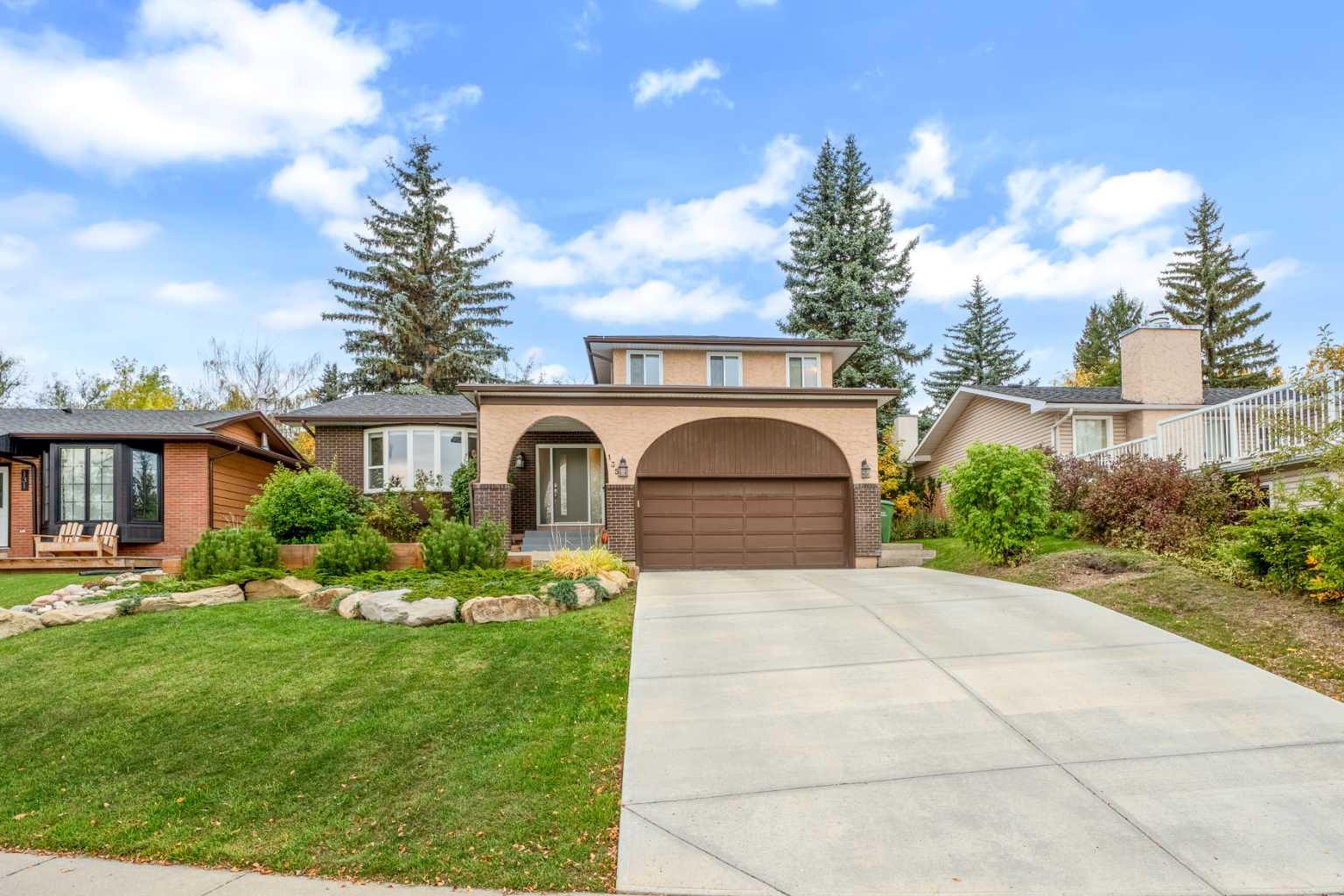 135 Cantree Place SW, T2W 2K2