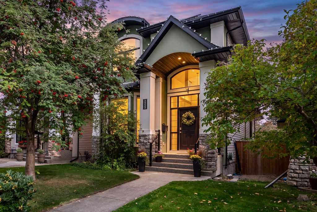 2222 26 Street SW, T3E 2A5