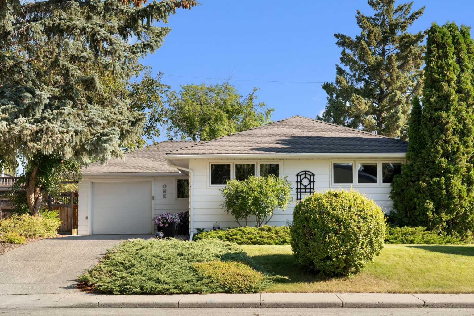 1 Kelwood Place SW, T3E 4A2