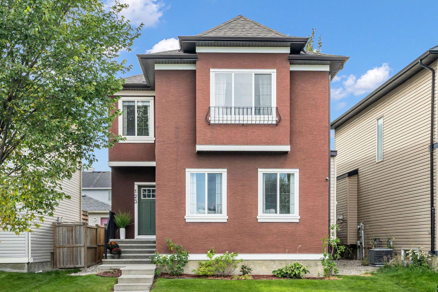 123 Elgin Meadows Way SE, T2Z 0G2