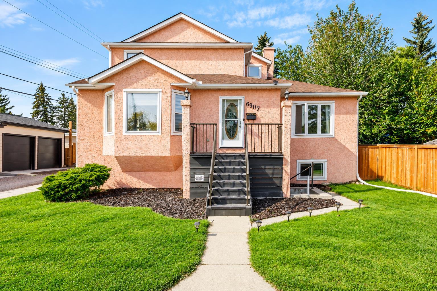 6907 6 Street SW, T2V 5H8