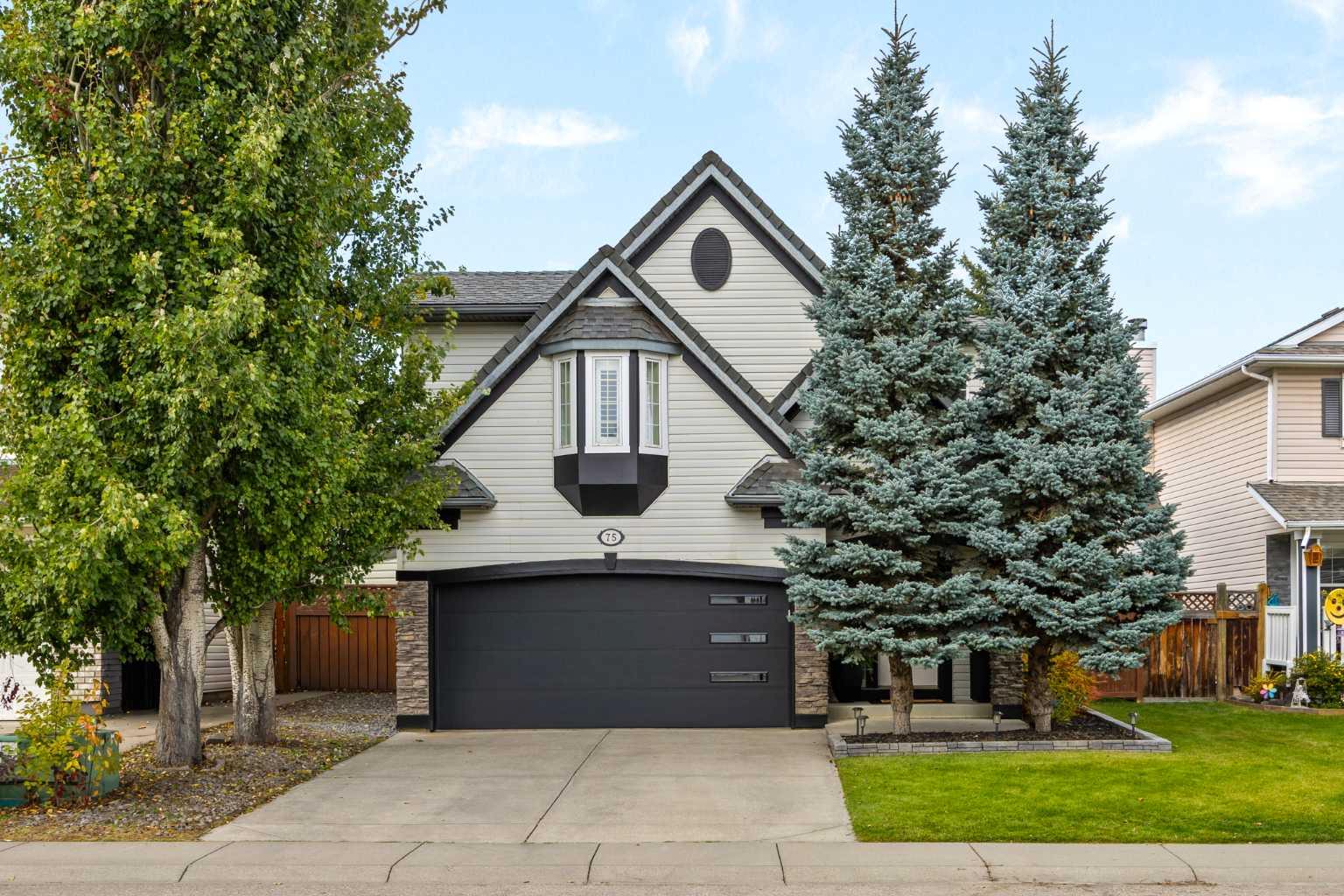 75 Valley Brook Circle NW, T3B 5S2