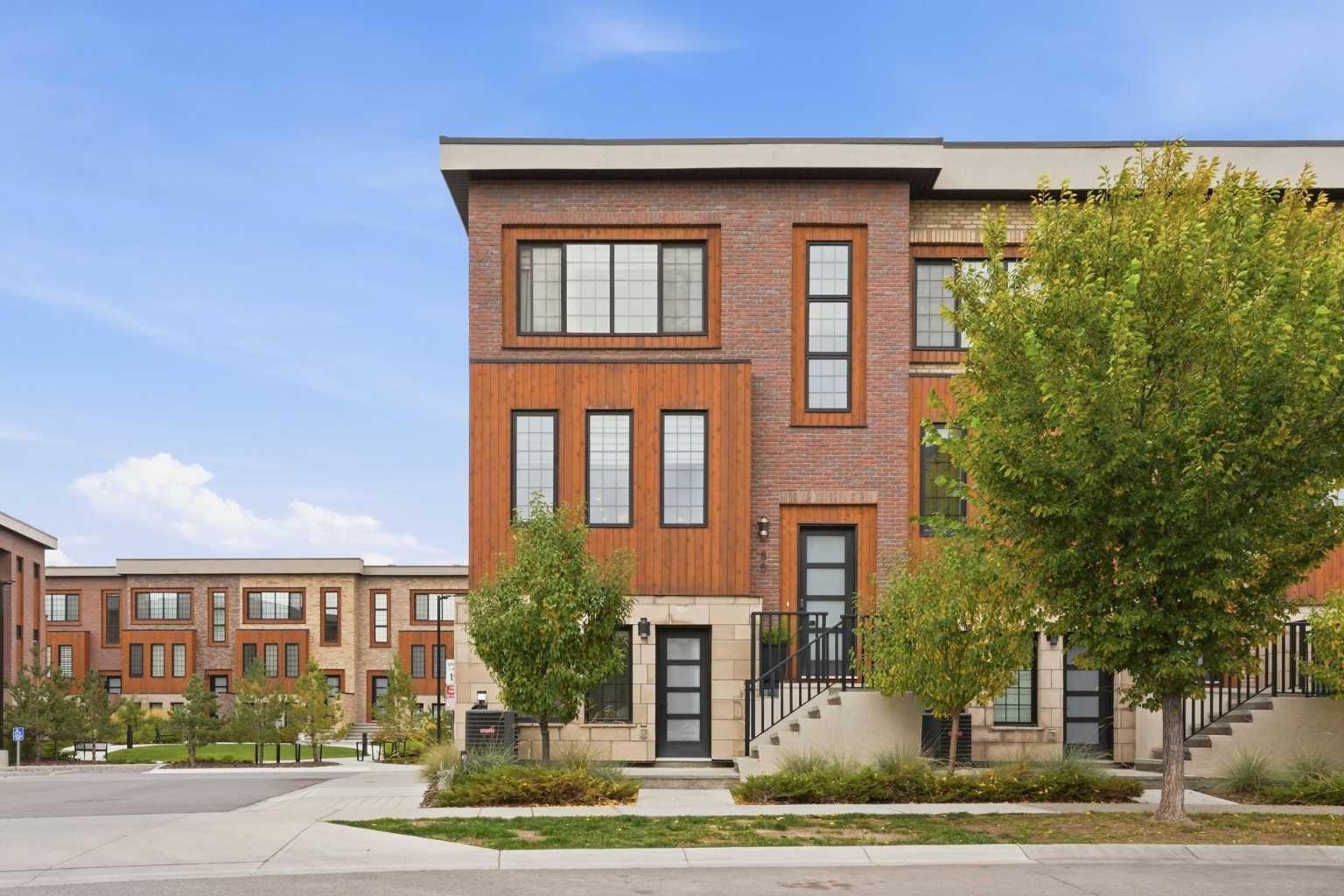 85 Greenbriar Place NW, T3B 6J1