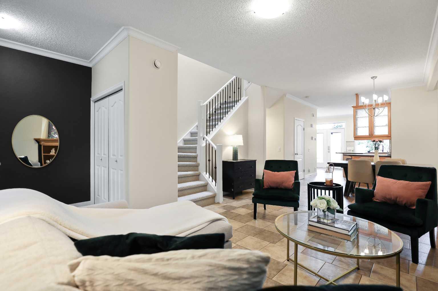 2705 11 Avenue SE, T2A0E5
