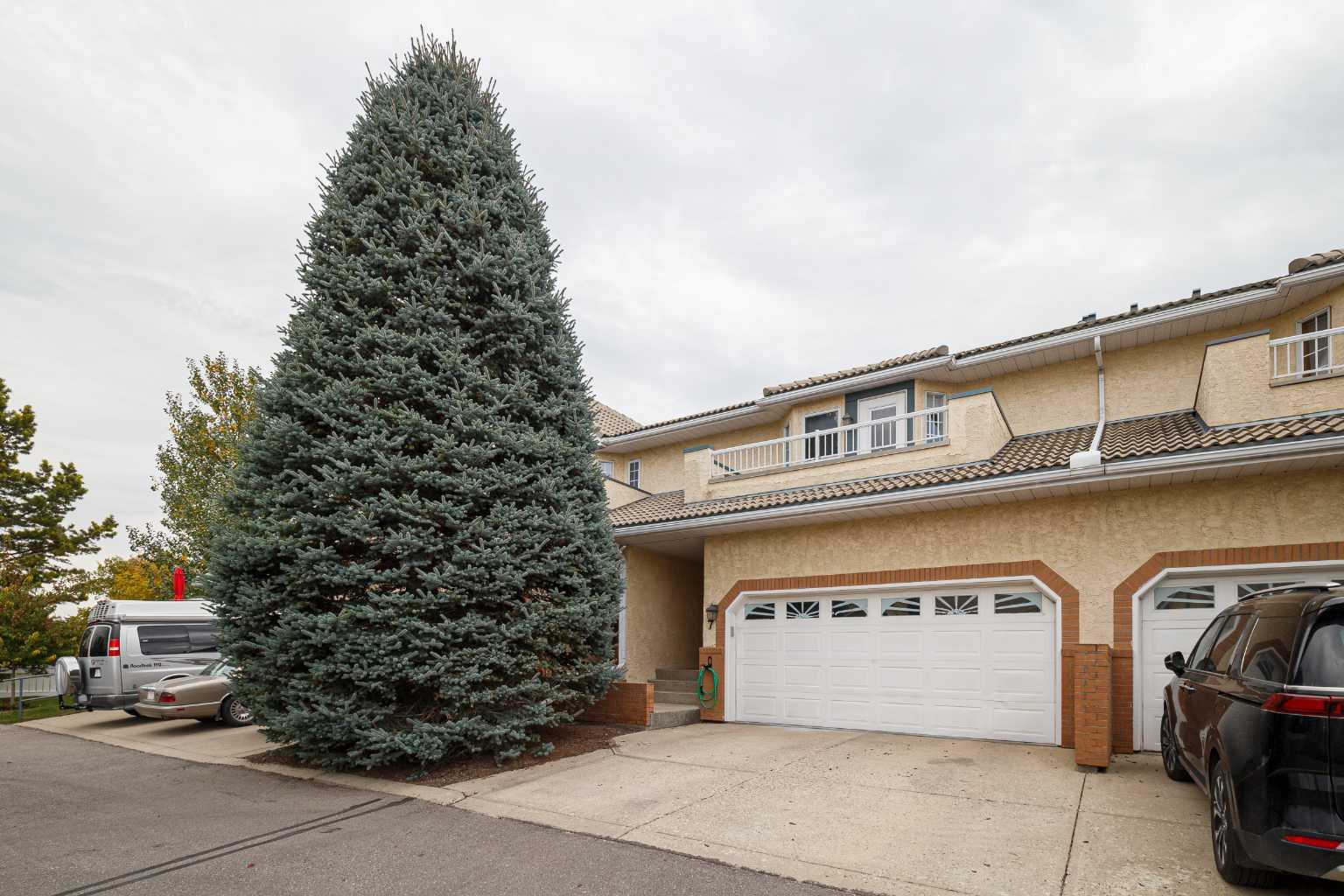 7 Richelieu Court SW, T3E7E9