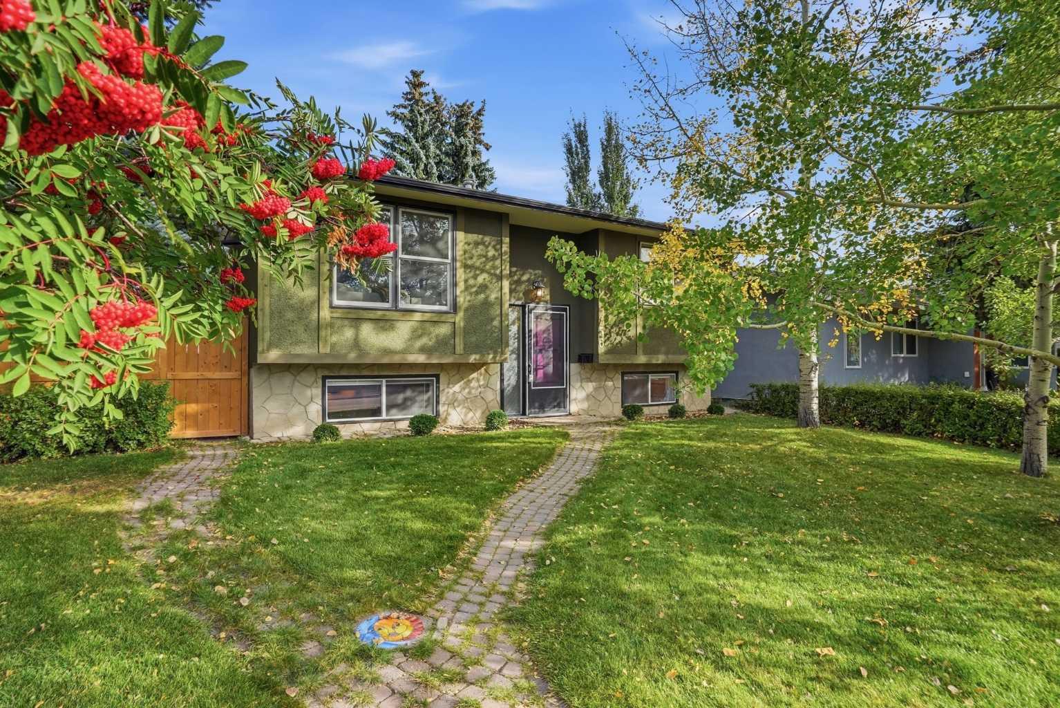 256 Silverview Way NW, T3B 3K3
