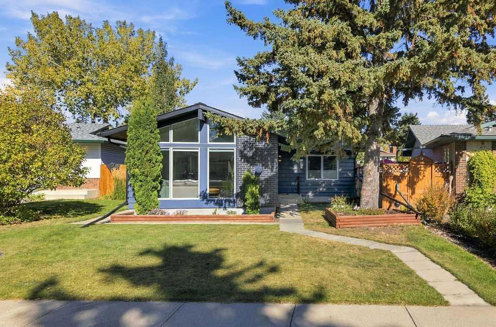 39 Midridge Close SE, T2X 1G2