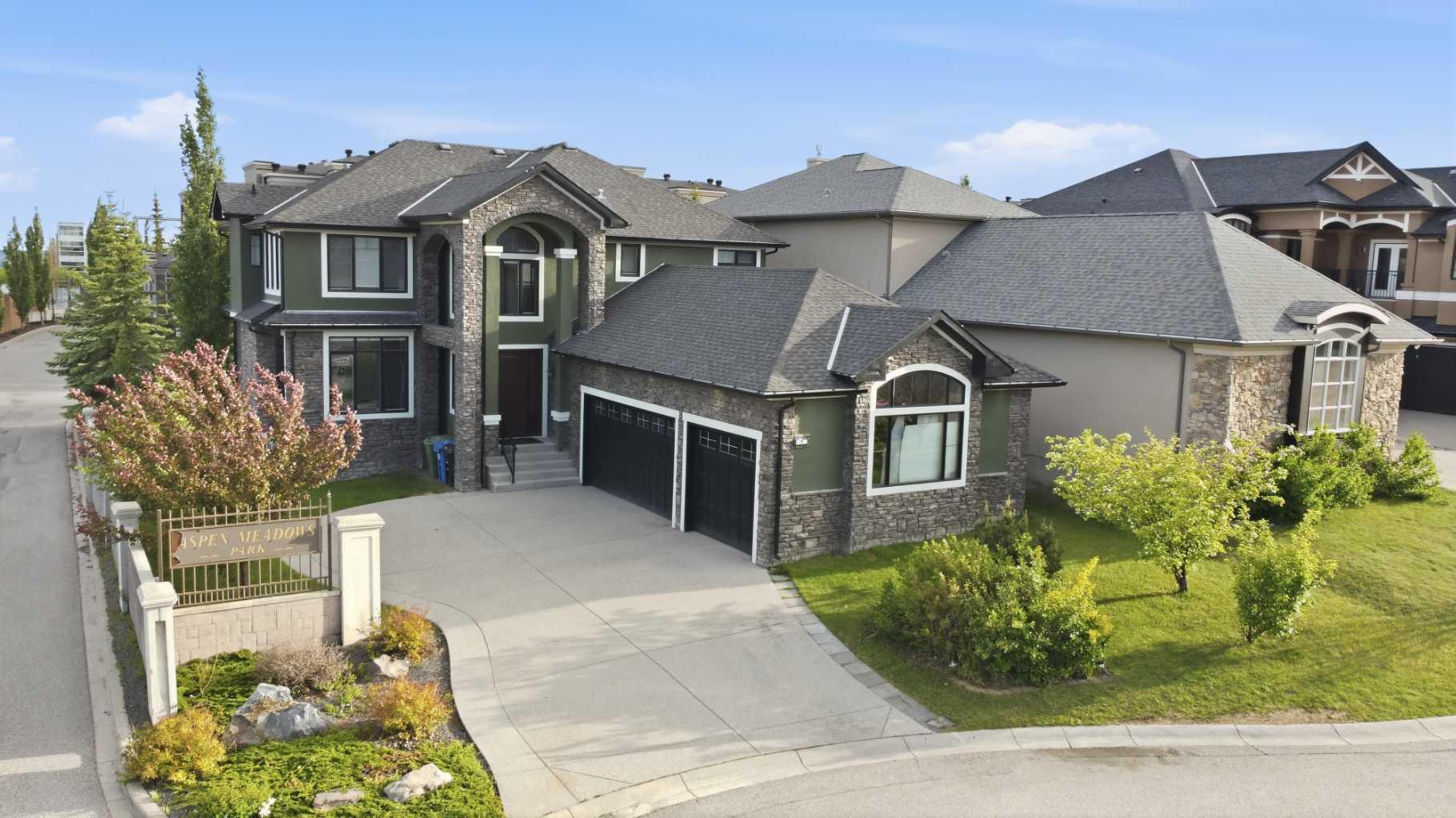5 Aspen Meadows Park SW, T3H 5Z7