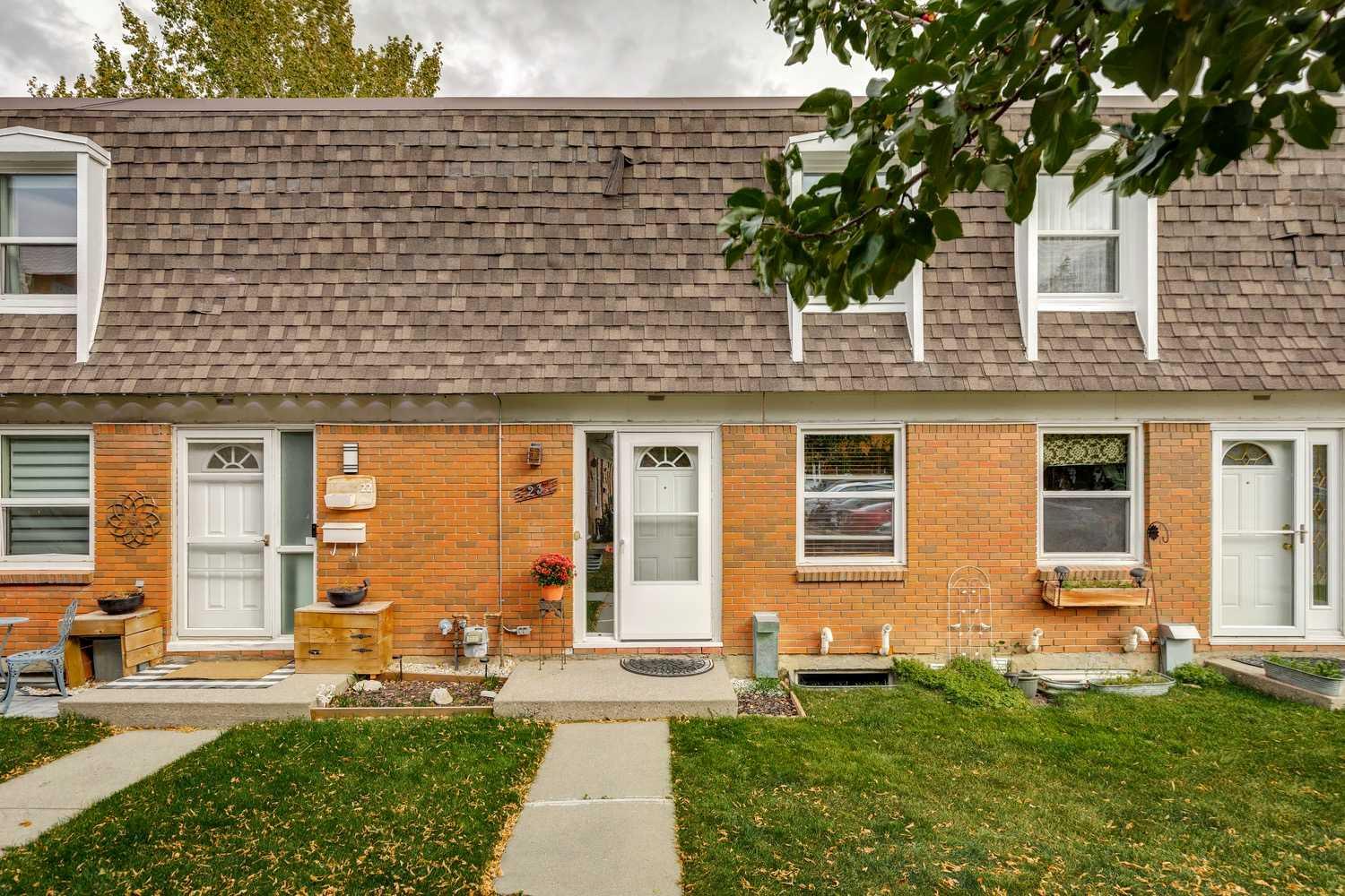 23, 330 Canterbury Drive SW, T2W 1H6